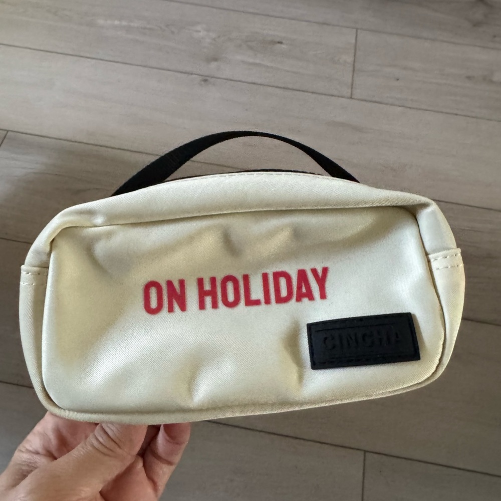 Cincha - The bag buddy (On Holiday)